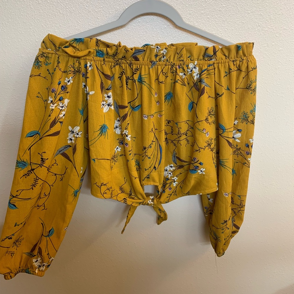 Cropped, off the shoulder blouse. Size small.
